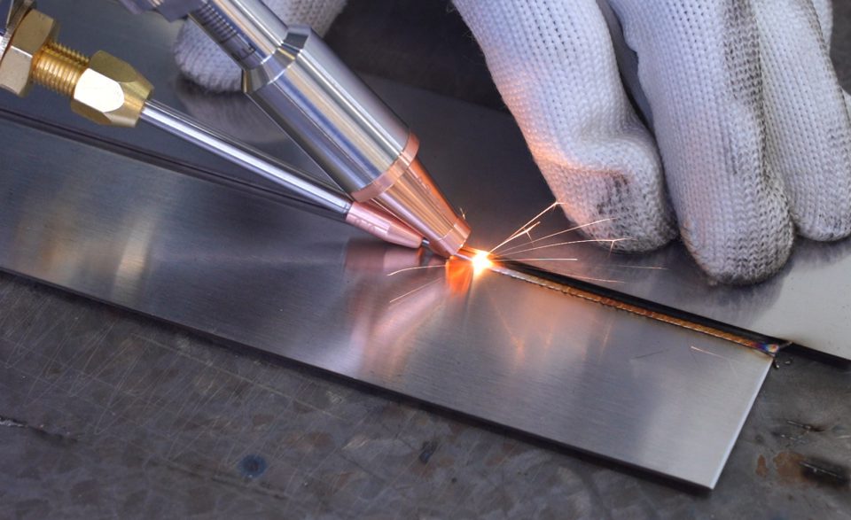 khắc laser kim loại