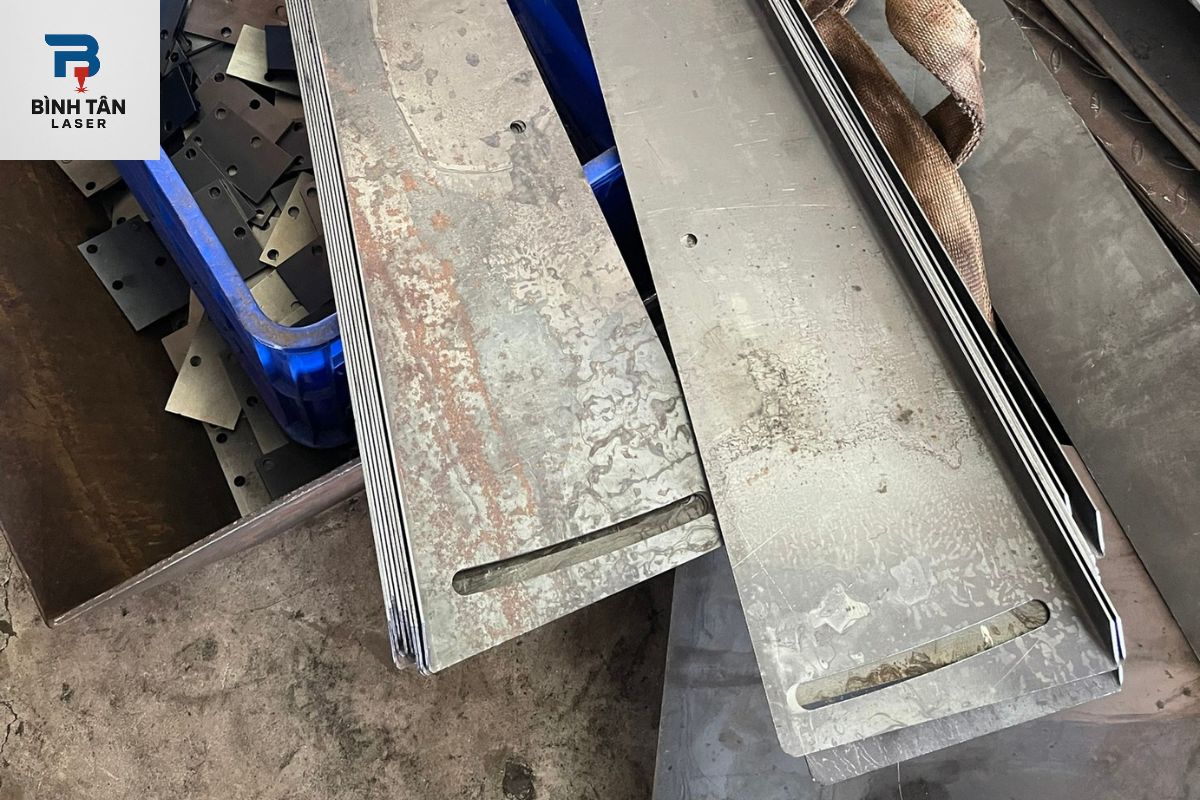 gia công chấn gấp kim loại