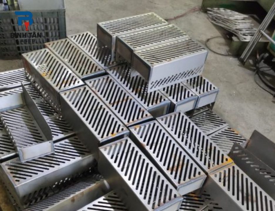 Vì sao đột dập kim loại tấm giữ vai trò quan trọng trong sản xuất công nghiệp