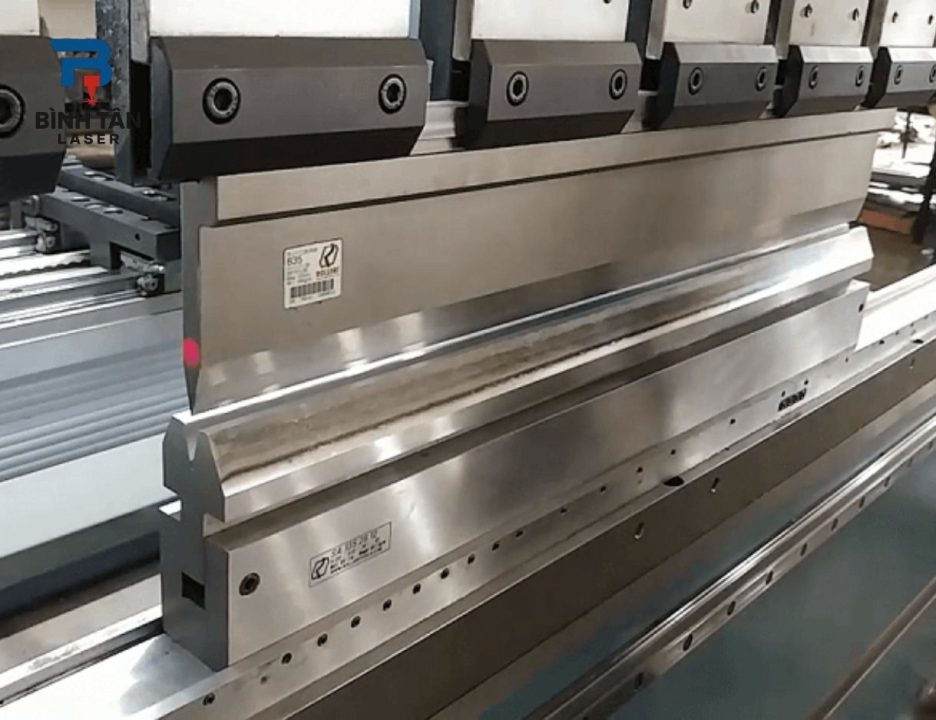 Nhu cầu thực tế khi chấn kim loại theo bản vẽ kỹ thuật