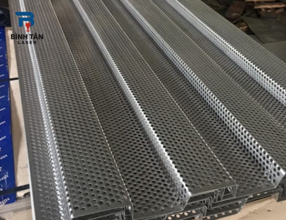 Đảm bảo chất lượng khi dập tôn theo yêu cầu