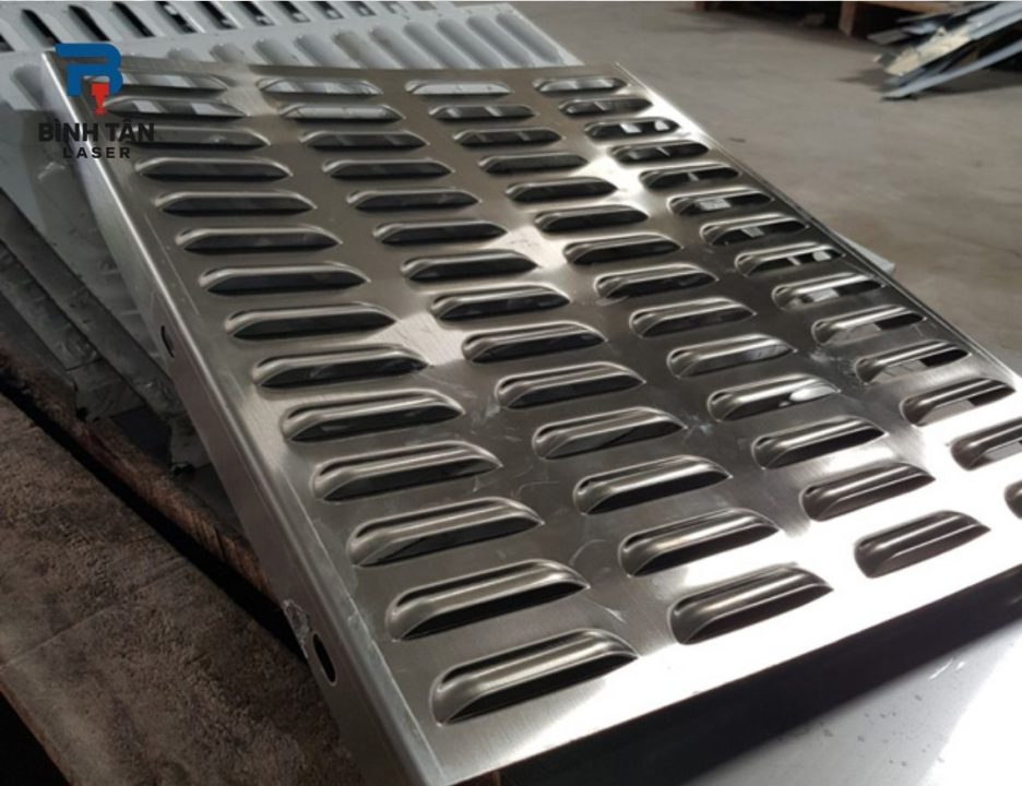 Các yếu tố quyết định độ chính xác trong gia công đột dập