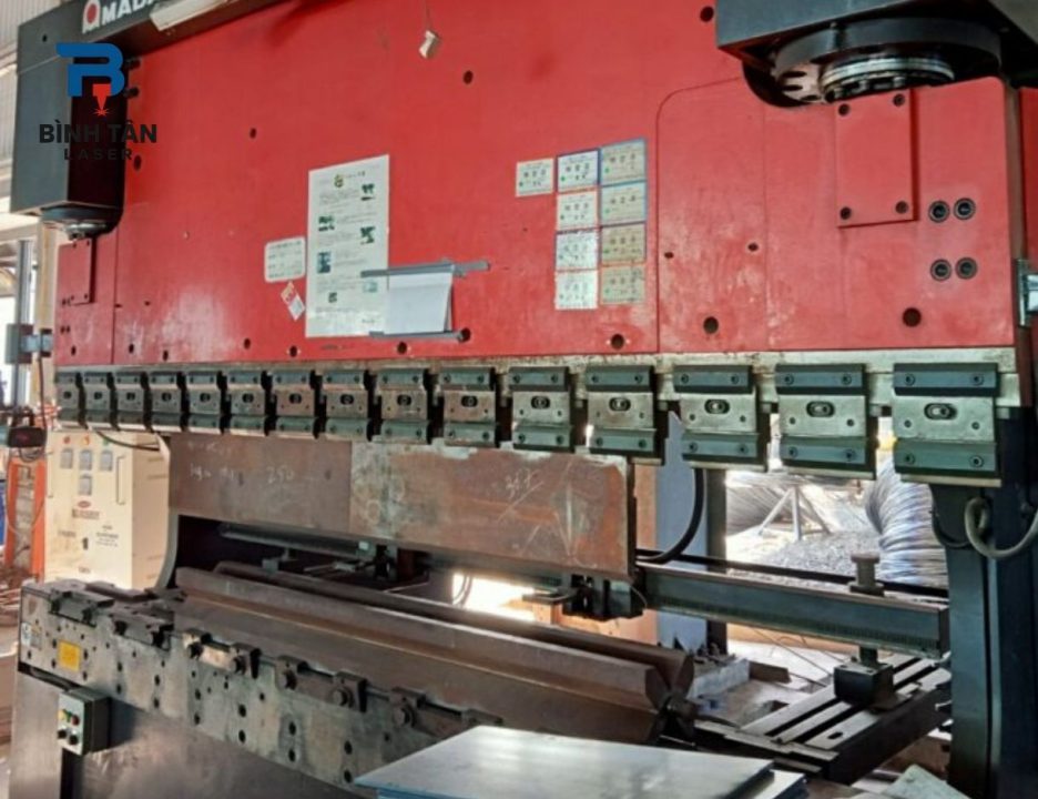 Lựa chọn máy chấn kim loại phù hợp với từng nhu cầ