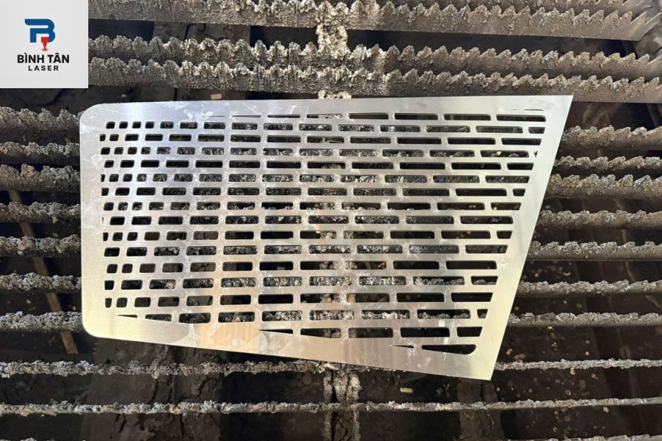 cắt Laser CNC Fiber kim loại tấm