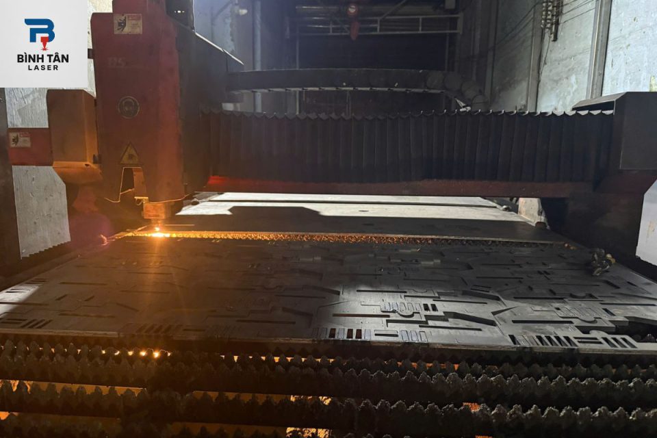 dịch vụ gia công cắt laser kim loại tấm