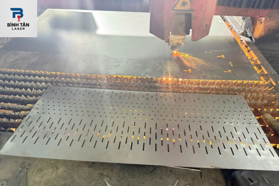 dịch vụ gia công cắt laser kim loại tấm