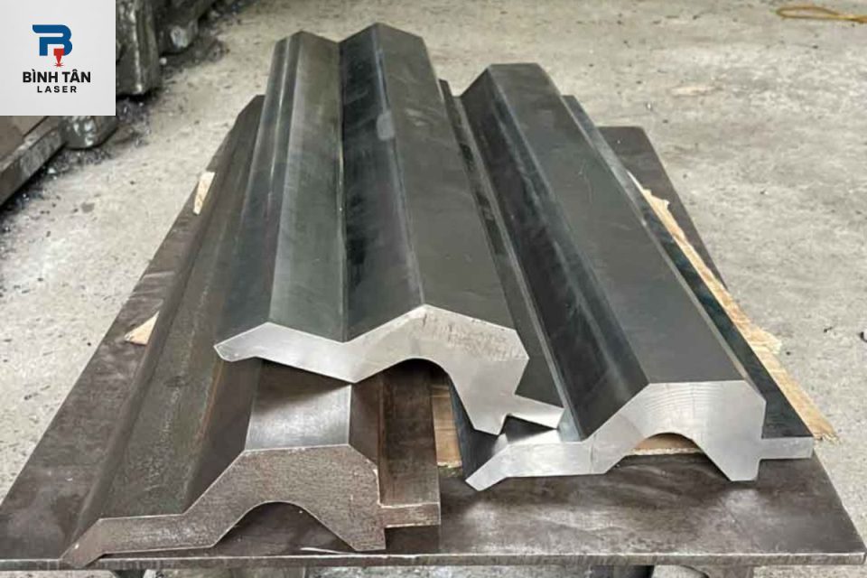 dịch vụ gia công kim loại tấm