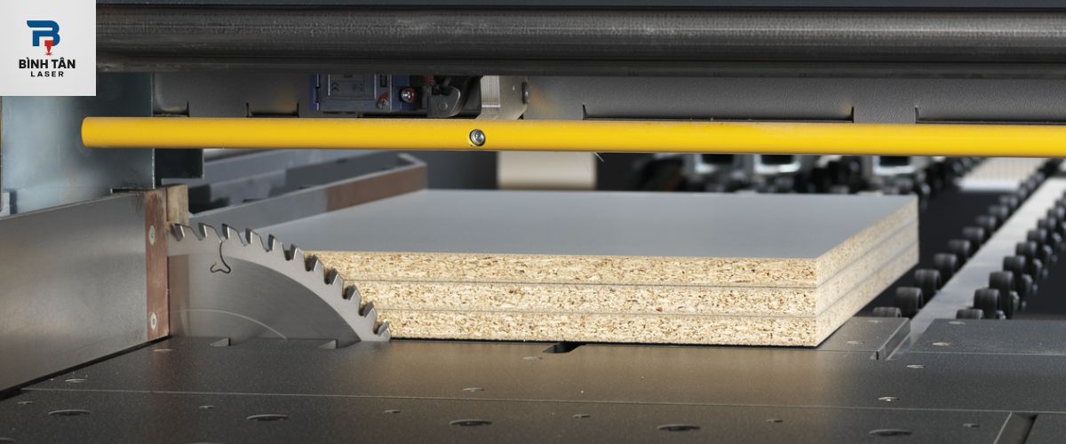 cắt panel máy móc