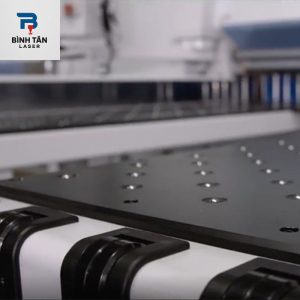 cắt panel máy móc