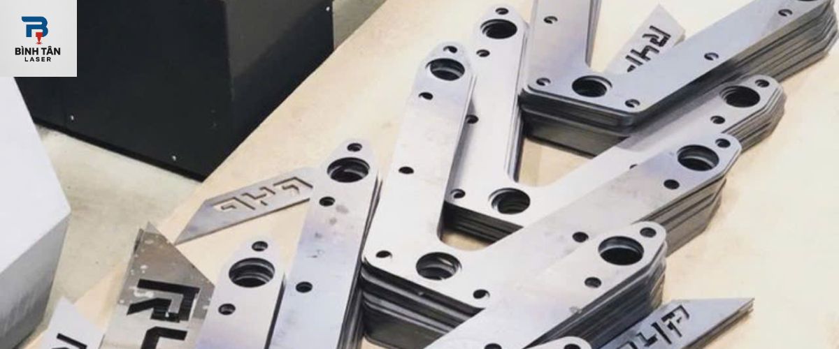 Cắt tấm inox theo yêu cầu