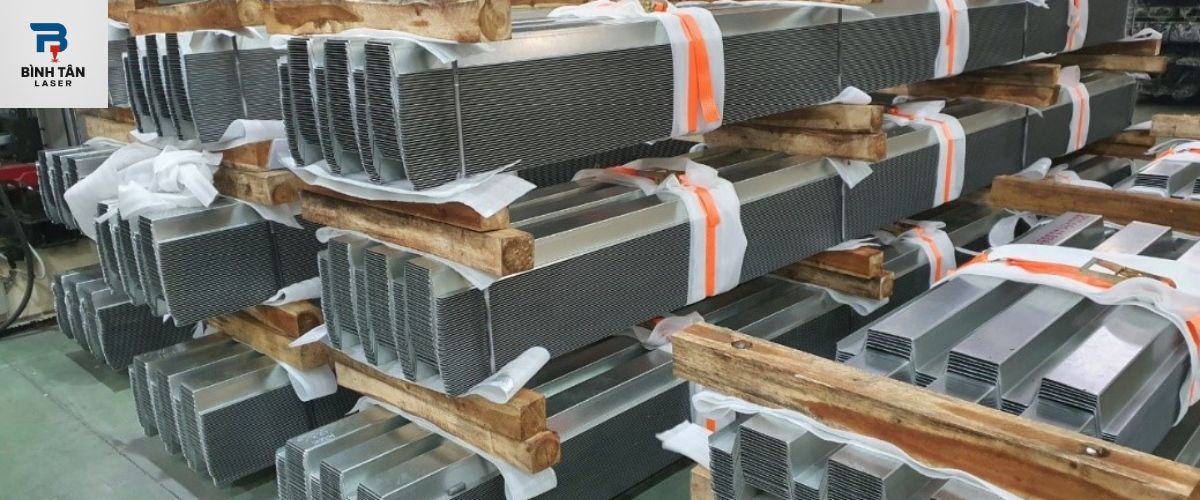 Cắt tấm thép theo yêu cầu