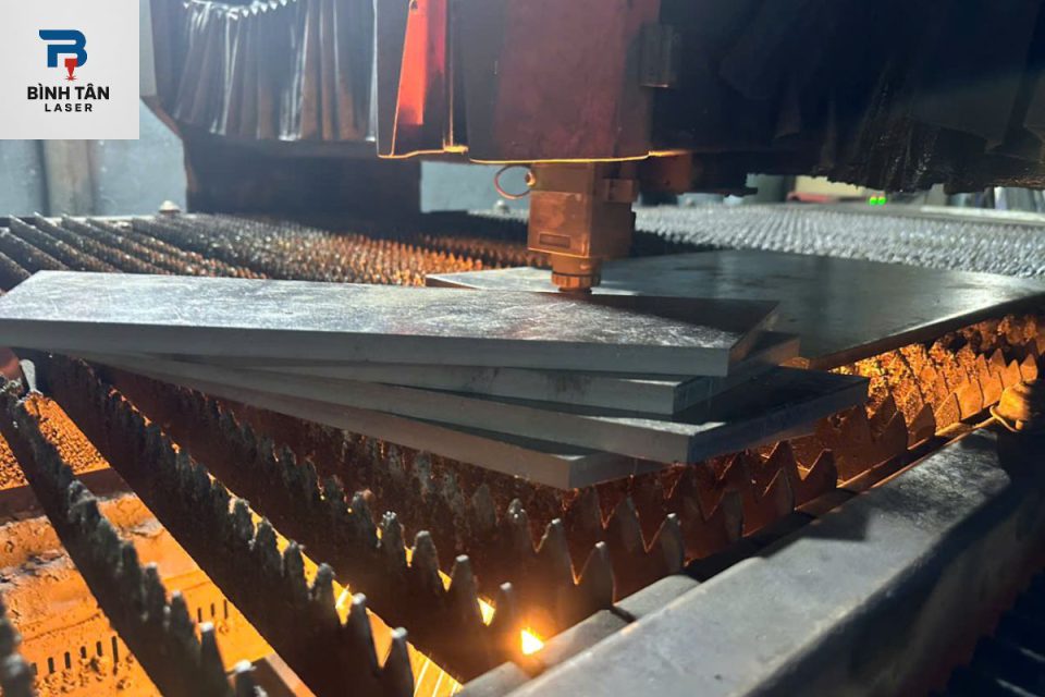 chấn CNC theo yêu cầu