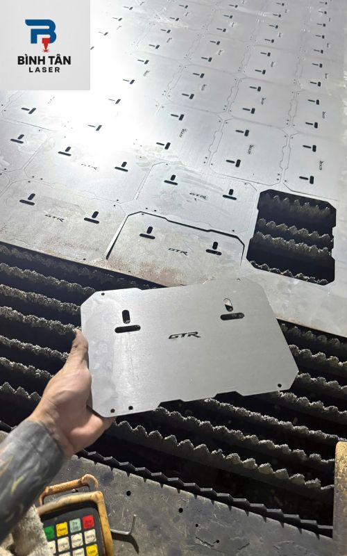 gia công cắt chấn inox theo yêu cầu
