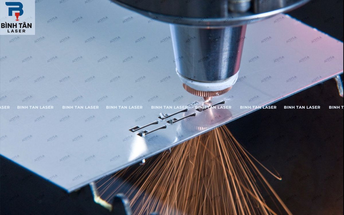 cắt sắt bằng tia laser