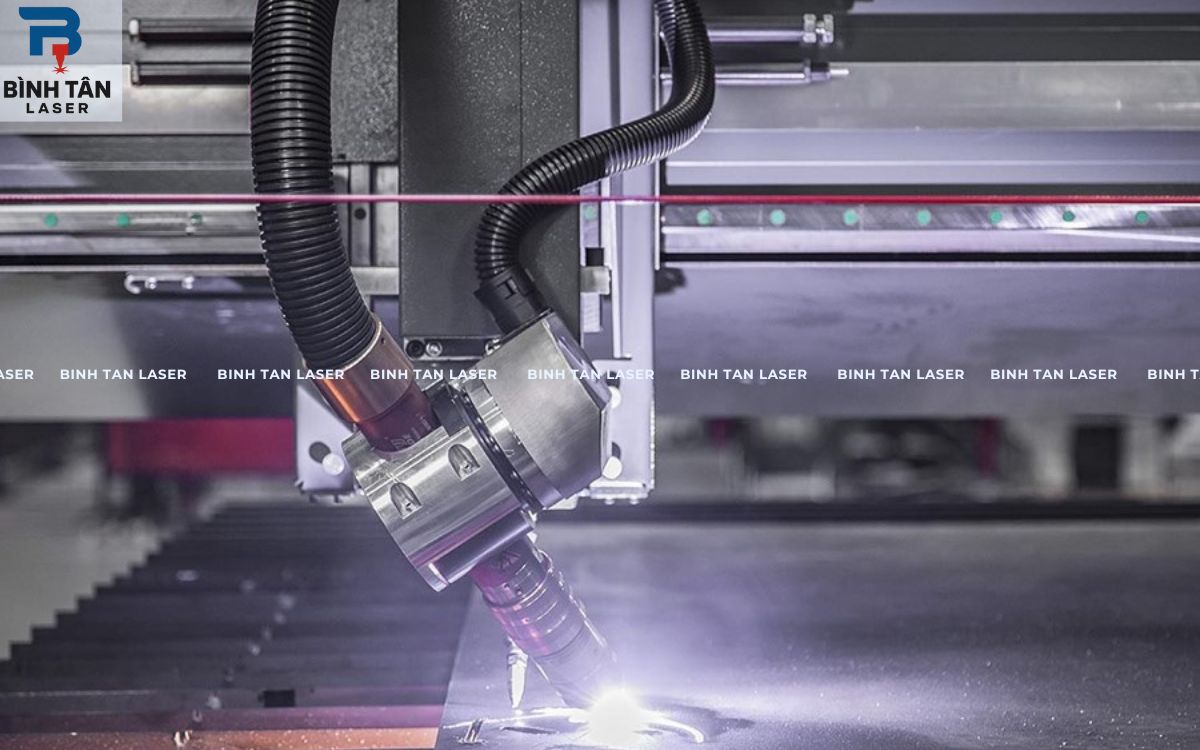 cắt sắt tấm giá rẻ