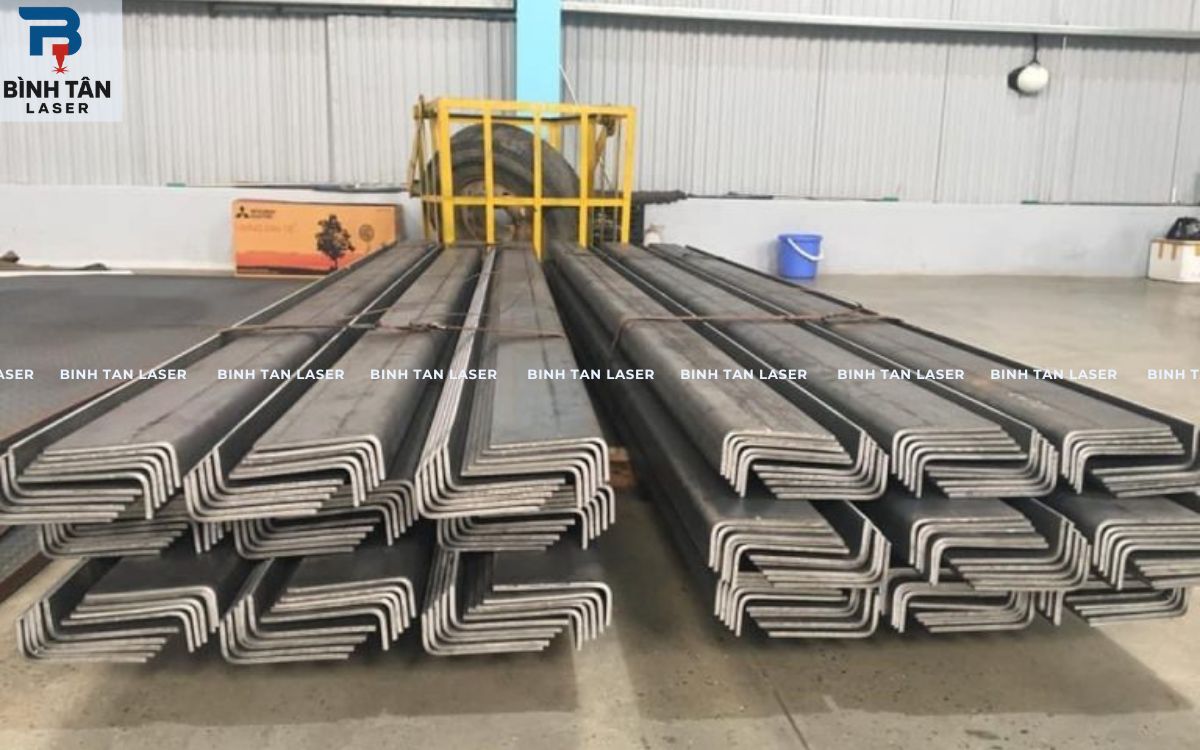 cắt sắt theo yêu cầu