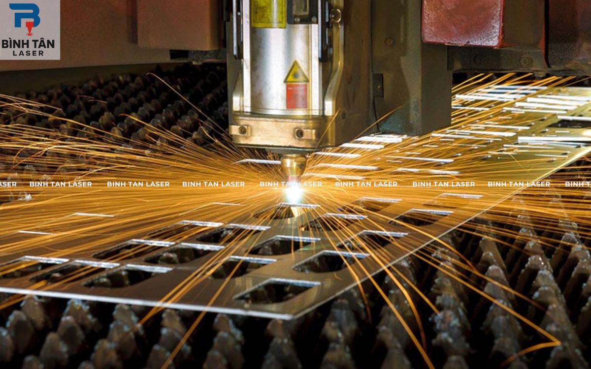 cắt sắt theo yêu cầu