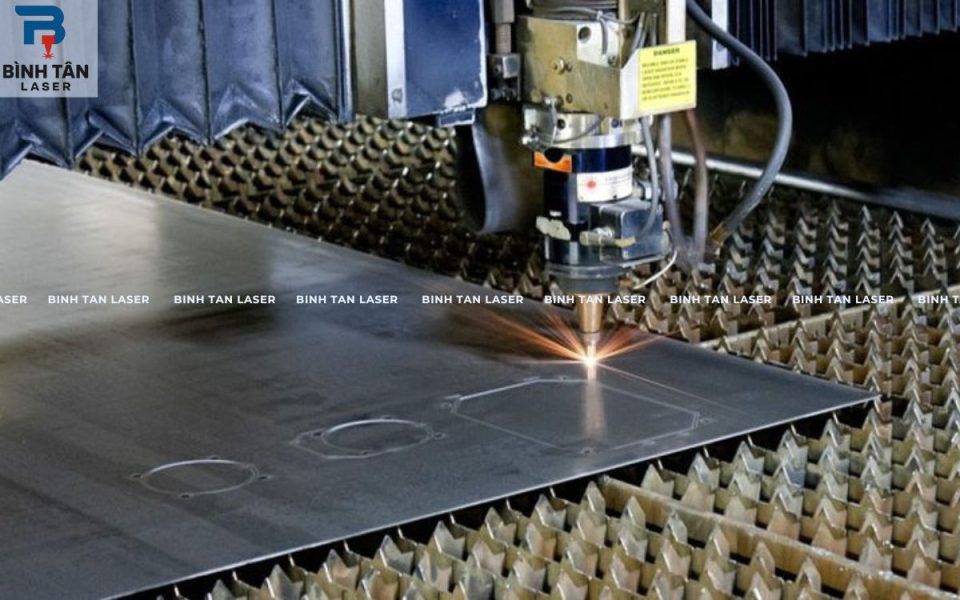 cắt sắt theo yêu cầu