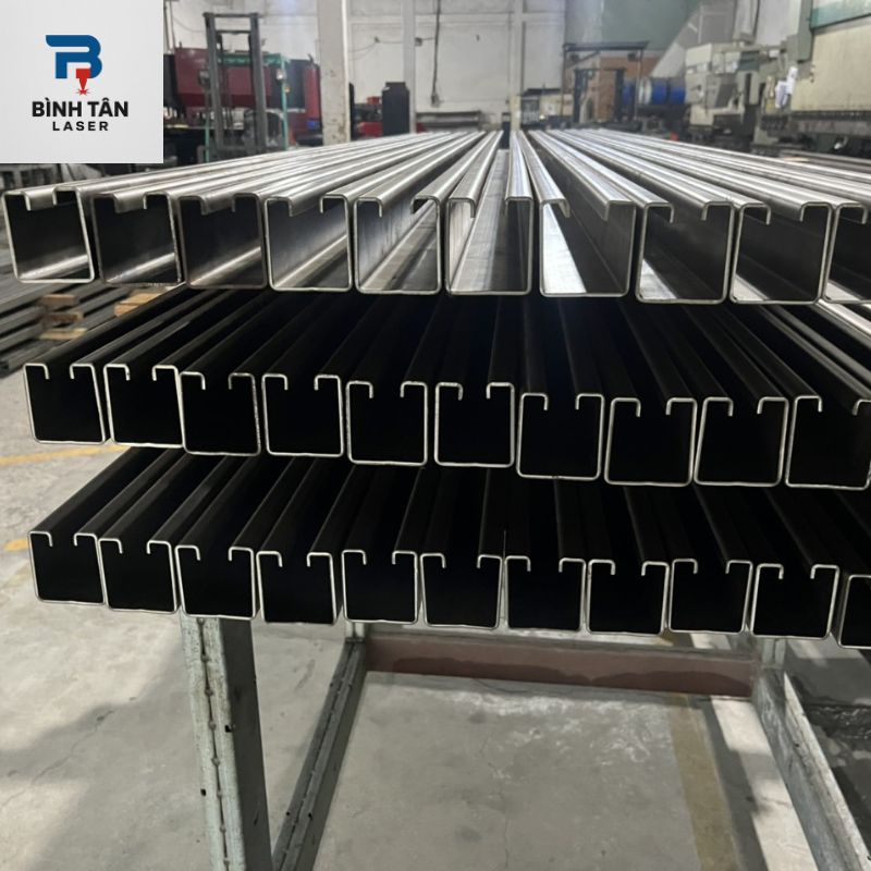 chấn bẻ giá đỡ máy móc
